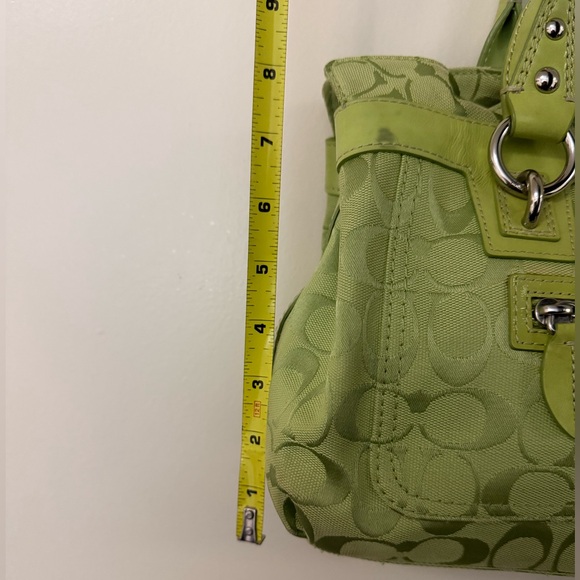 COACH medium size shoulder bag Chartreuse/Blue - Picture 4 of 12